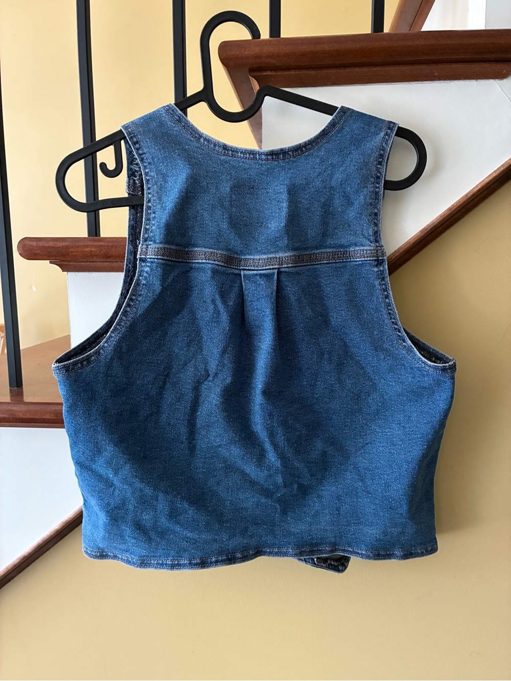 Levi's Blue Denim Vest with Contrast Stitching - Picture 3 of 7